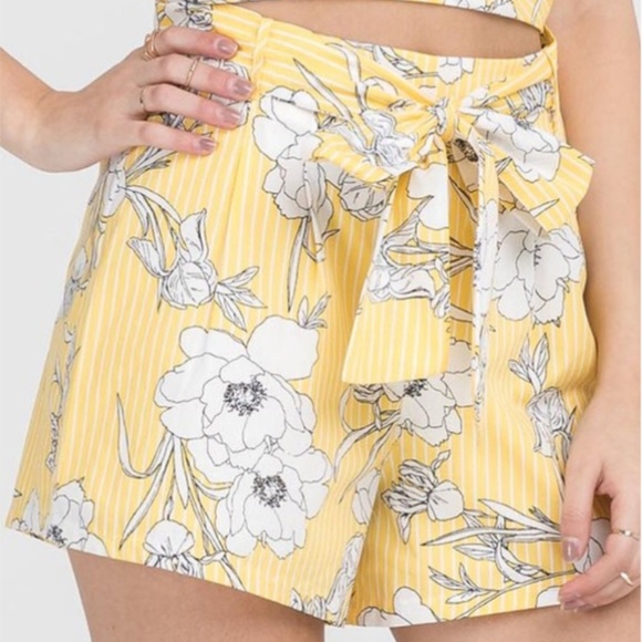 Paris&Pearle Pants - Sunny Days Floral Poplin High Waisted Shorts